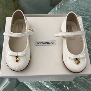 D&G dolce gabbana sz 22 toddler dress shoe in white